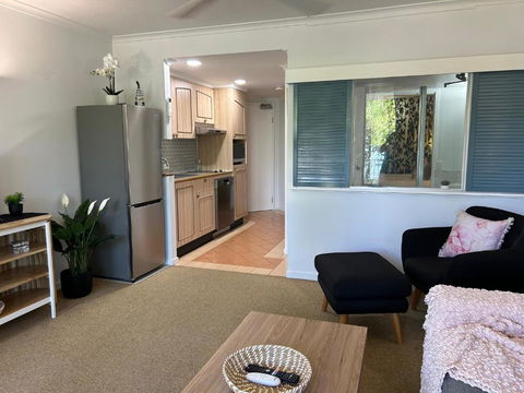 Apartment 12 On Trinity Beach - New Castle Holiday 1