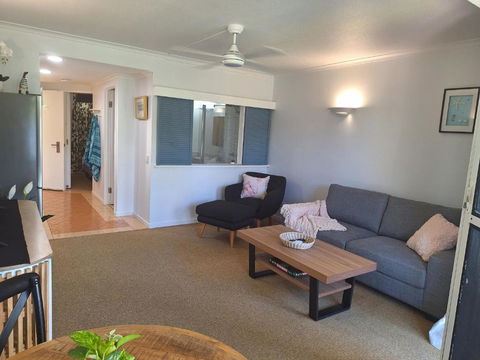 Apartment 12 On Trinity Beach - New Castle Holiday 2