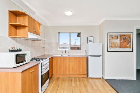 Apartment 12 - New Castle Holiday 0