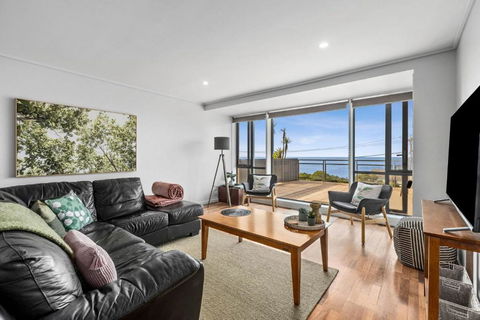 Apartment 13 Pacific Apartments - New Castle Holiday 1