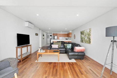 Apartment 13 Pacific Apartments - New Castle Holiday 4