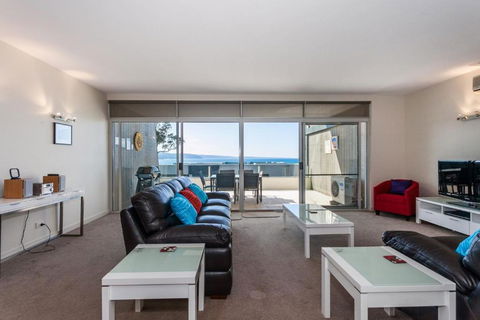 Apartment 16 Kalimna - New Castle Holiday 2