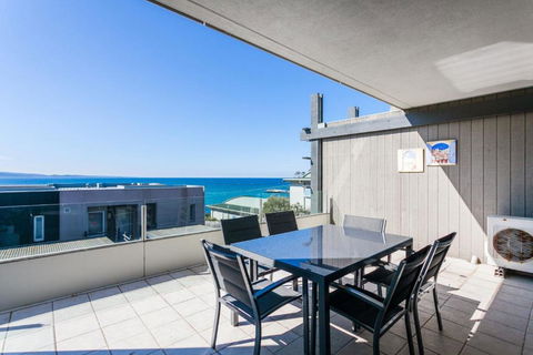 Apartment 16 Kalimna - New Castle Holiday 1