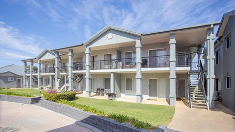 Apartment 16 - The Meridian - New Castle Holiday 0