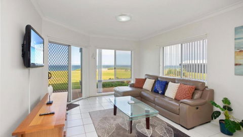 Apartment 16 - The Meridian - New Castle Holiday 4