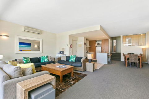 Apartment 20 Kalimna - New Castle Holiday 4