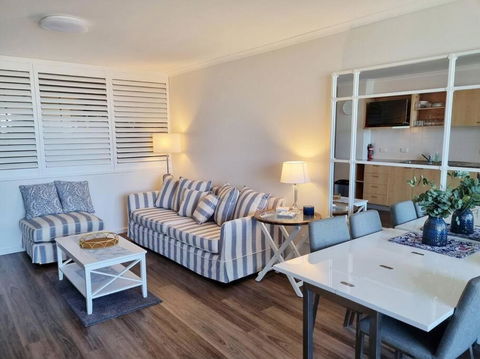 Apartment At The Entrance - New Castle Holiday 1