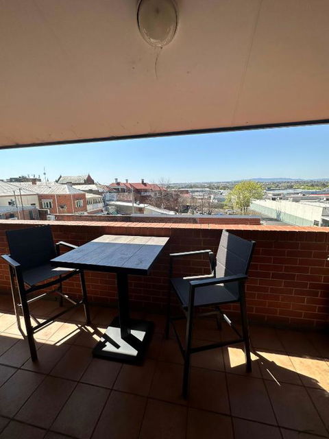 Apartment In The Heart Of Bathurst Walk Everywhere - New Castle Holiday 3