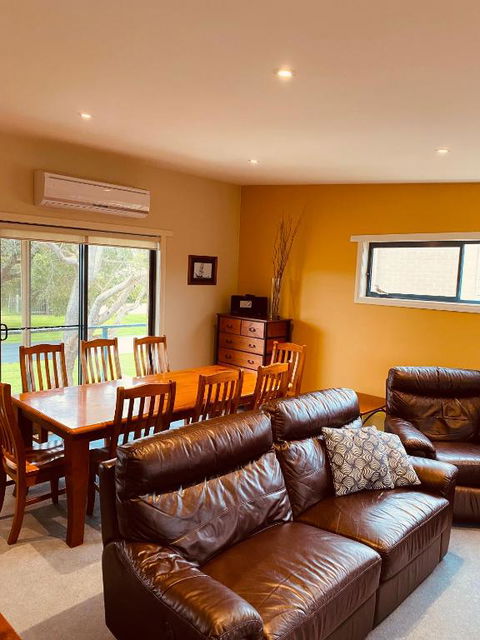 Apollo Bay Hideaway 5 Minute Walk To The Beach - New Castle Holiday 2