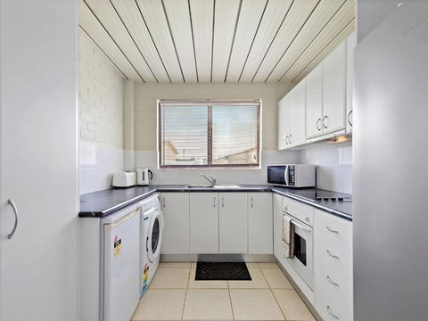Apollo Unit 28 Ground Floor - New Castle Holiday 4