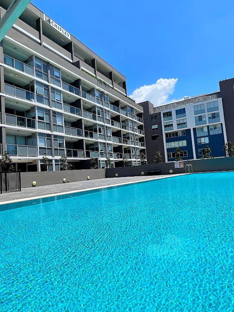 AQUA 306 POOLSIDE Luxury Apartment , Honeysuckle, NEWCASTLE FREE Parking - New Castle Holiday 0