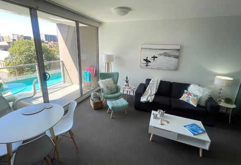 AQUA 306 POOLSIDE Luxury Apartment , Honeysuckle, NEWCASTLE FREE Parking - New Castle Holiday 4