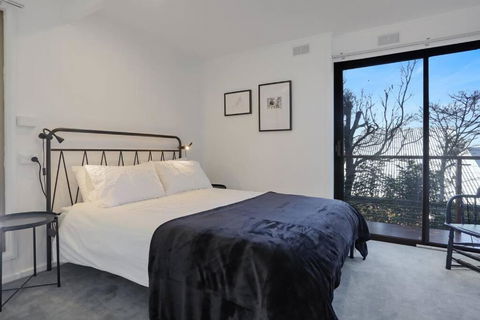 Aqua La Vista - 4 Bedroom Pet Friendly House - New Castle Holiday 2