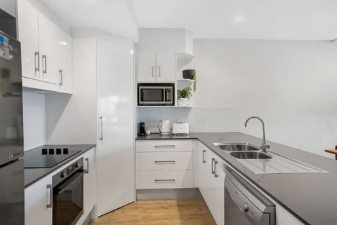 Aqua On Fletcher Street - New Castle Holiday 4