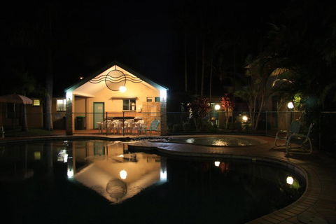 Aqua Villa Holiday Apartments - New Castle Holiday 1