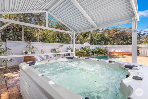 Aquablue Holiday Home - Hot Spa & Pool - 2m Walk To Beaches - New Castle Holiday 1
