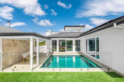 Aquarium 3 Bedroom - New Castle Holiday 0