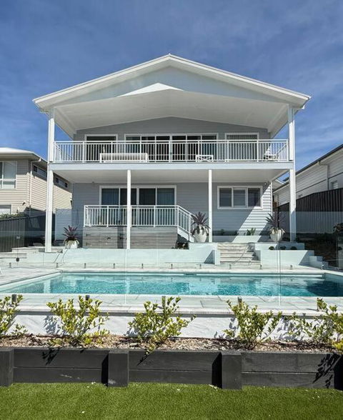 Aquila Beach Retreat - New Castle Holiday 0