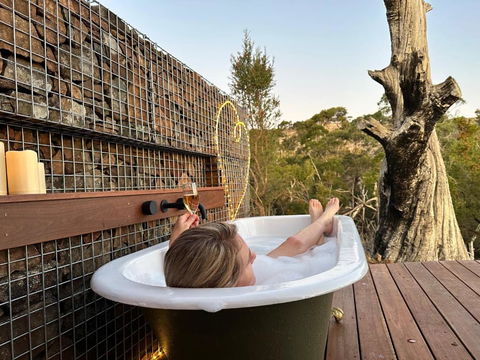 Aquila Eco Retreat - New Castle Holiday 0