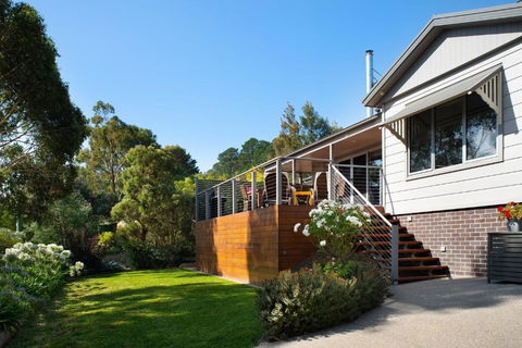 Arabella Meadows - New Castle Holiday 0