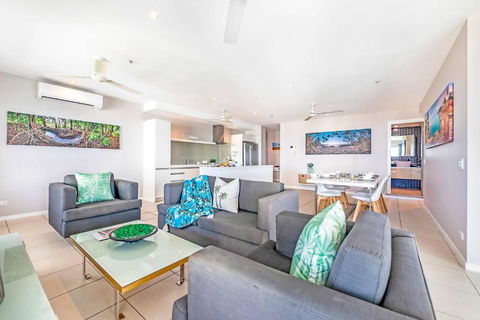 Arafura Edge - Resort Living And Breathtaking Views - New Castle Holiday 1