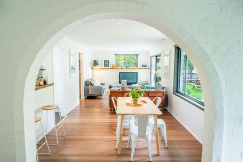 Araluen - New Castle Holiday 0