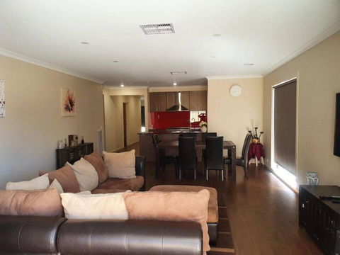 Ararat - New Castle Holiday 0
