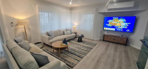 ARay At Cooee Bay - Apt A - Beach House Yeppoon - New Castle Holiday 4