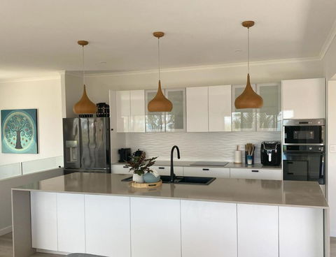 ARay At Cooee Bay - Apt A - Beach House Yeppoon - New Castle Holiday 0
