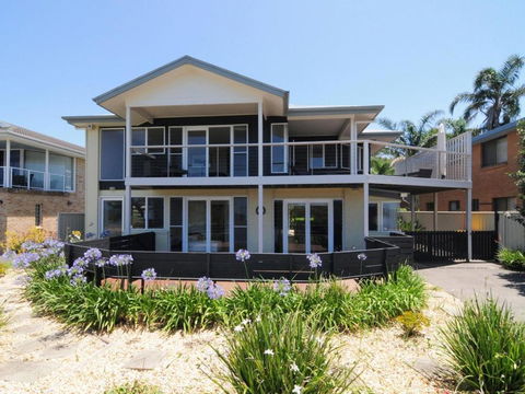 Arcadia By Jervis Bay Rentals - New Castle Holiday 1