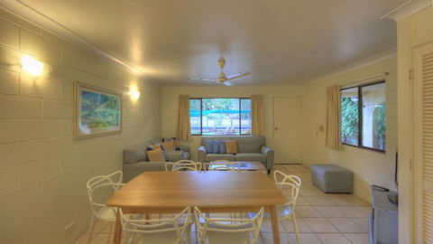 Arcadia Palms 2 - New Castle Holiday 2