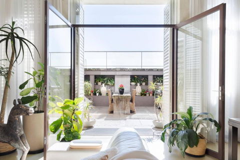Architectural Home, Pool Oasis/ Steps From Trendy Chapel St. - New Castle Holiday 1