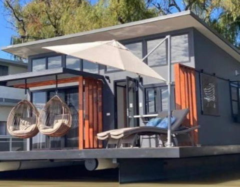 Ark-imedes - Unique Float Home On The Murray River - New Castle Holiday 3
