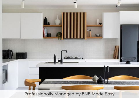 Artful Abode - Duntryleague, Vibrant Decor - New Castle Holiday 0