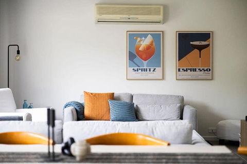 Artful Abode - Duntryleague, Vibrant Decor - New Castle Holiday 3