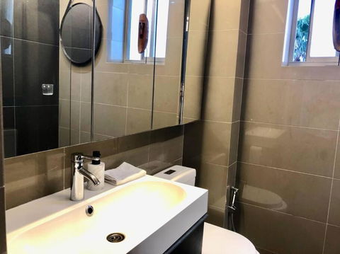 Artistic, Spacious And Comfortable 1 Bedroom Apartment - New Castle Holiday 3