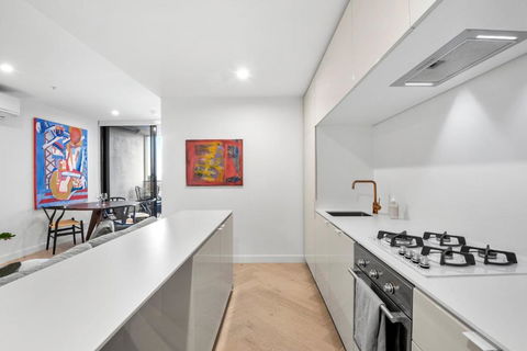Artistic Urban Getaway Just Off Smith Street! - New Castle Holiday 3