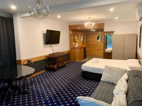Ascot Motor Inn - New Castle Holiday 1