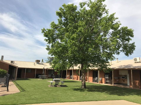 Ashleigh Court Motor Inn - New Castle Holiday 1