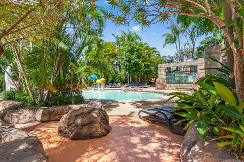 Ashmore Palms Holiday Village - New Castle Holiday 0