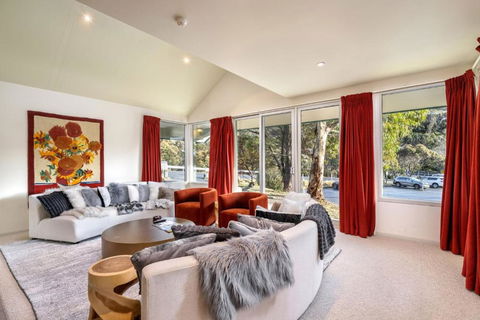 Aspect 5 Chalet A Stones Throw From All Thredbo Has To Offer - New Castle Holiday 2