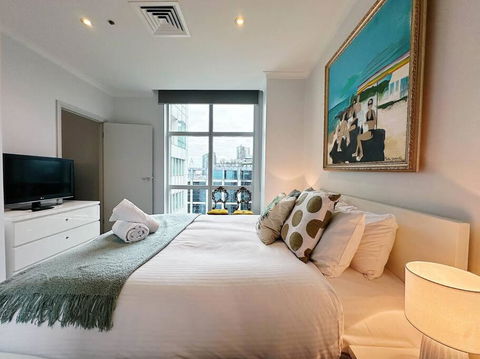 Aspire CBD One Bedroom With Indoor Pool & Parking Available - New Castle Holiday 0