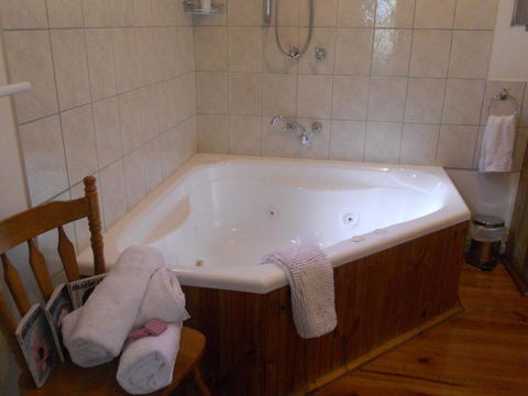 Astley Cottage - New Castle Holiday 3