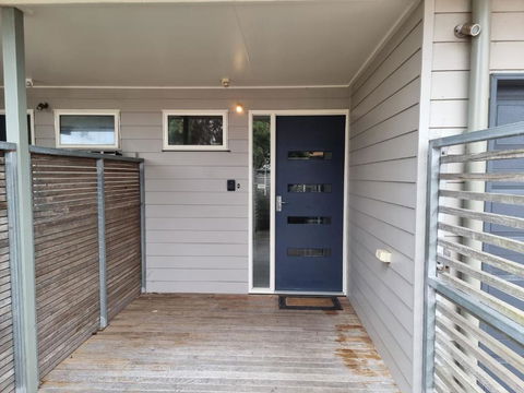 At Broadbeach Inverloch - New Castle Holiday 1