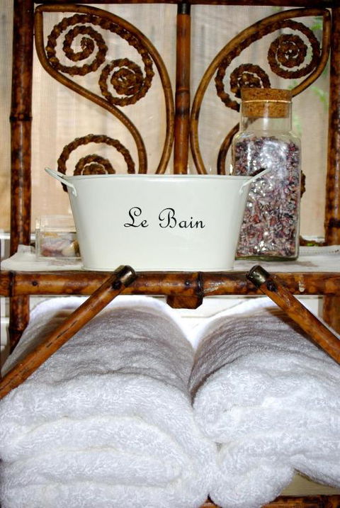 At Eleven - La Petite Maison - New Castle Holiday 2