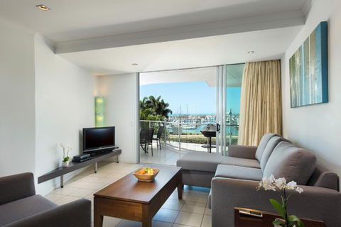 At Marina Shores - New Castle Holiday 4
