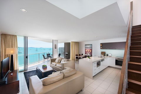 At Marina Shores - New Castle Holiday 2