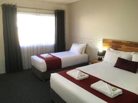 Atlas Motel - New Castle Holiday 3