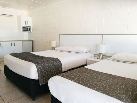 Augathella Motel & Caravan Park - New Castle Holiday 0