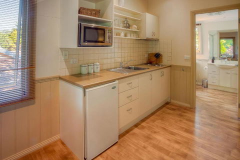 Autumn Abode Cottages - One - New Castle Holiday 2